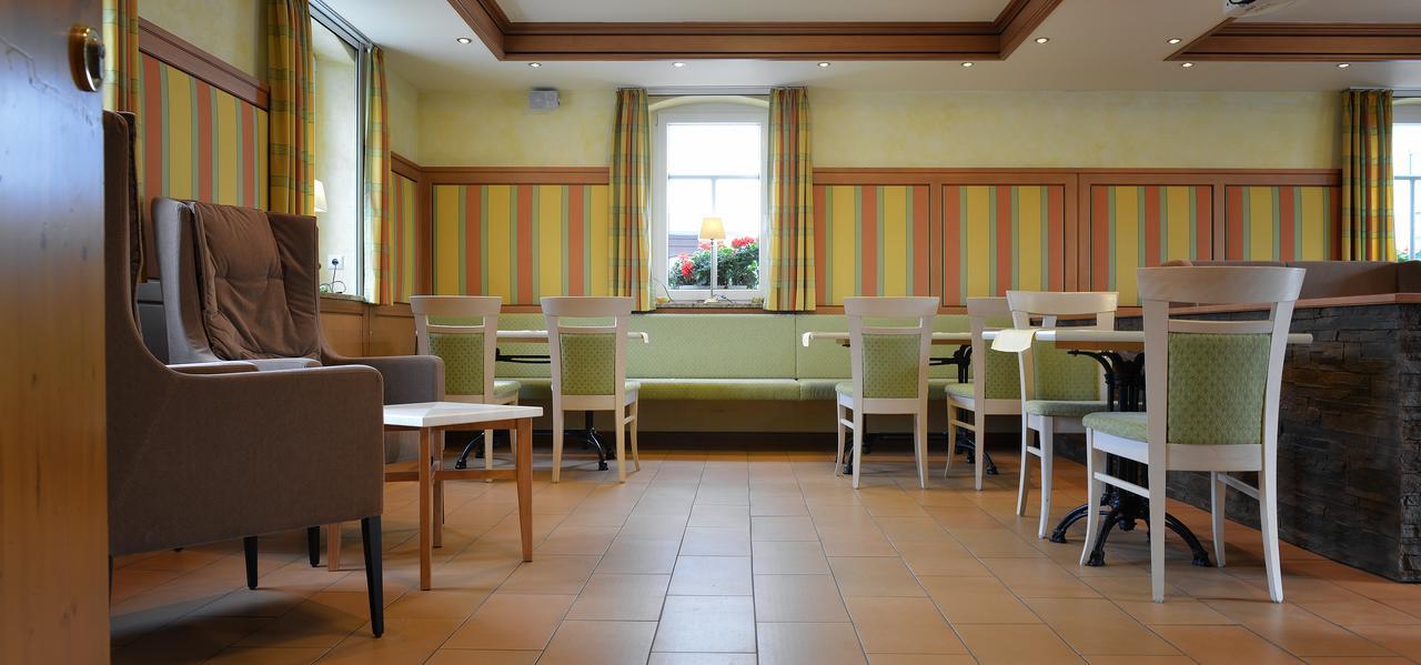 Hotel Goldenes Fass In Rothenburg Ob Der Tauber Bagian luar foto