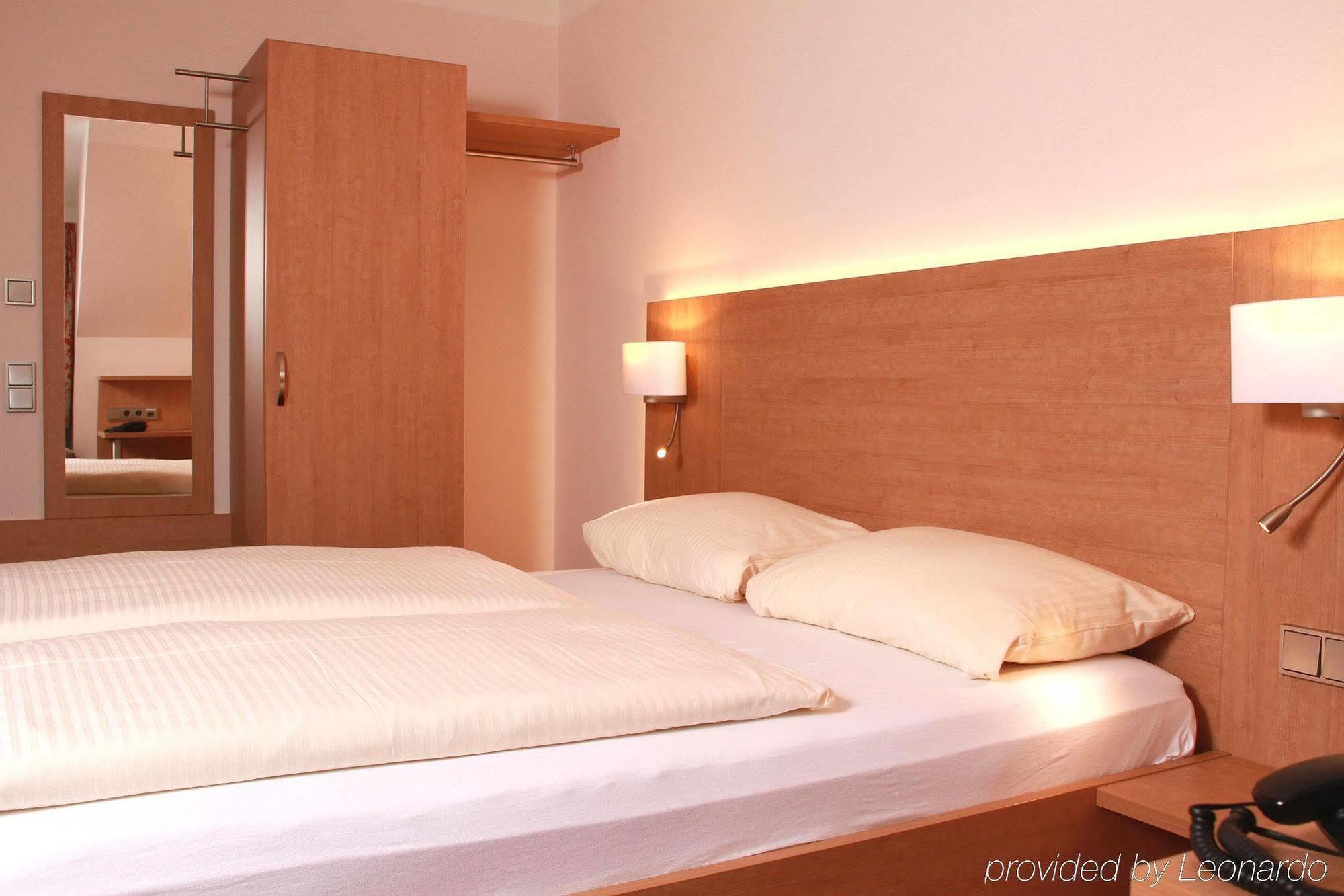 Hotel Goldenes Fass In Rothenburg Ob Der Tauber Bagian luar foto