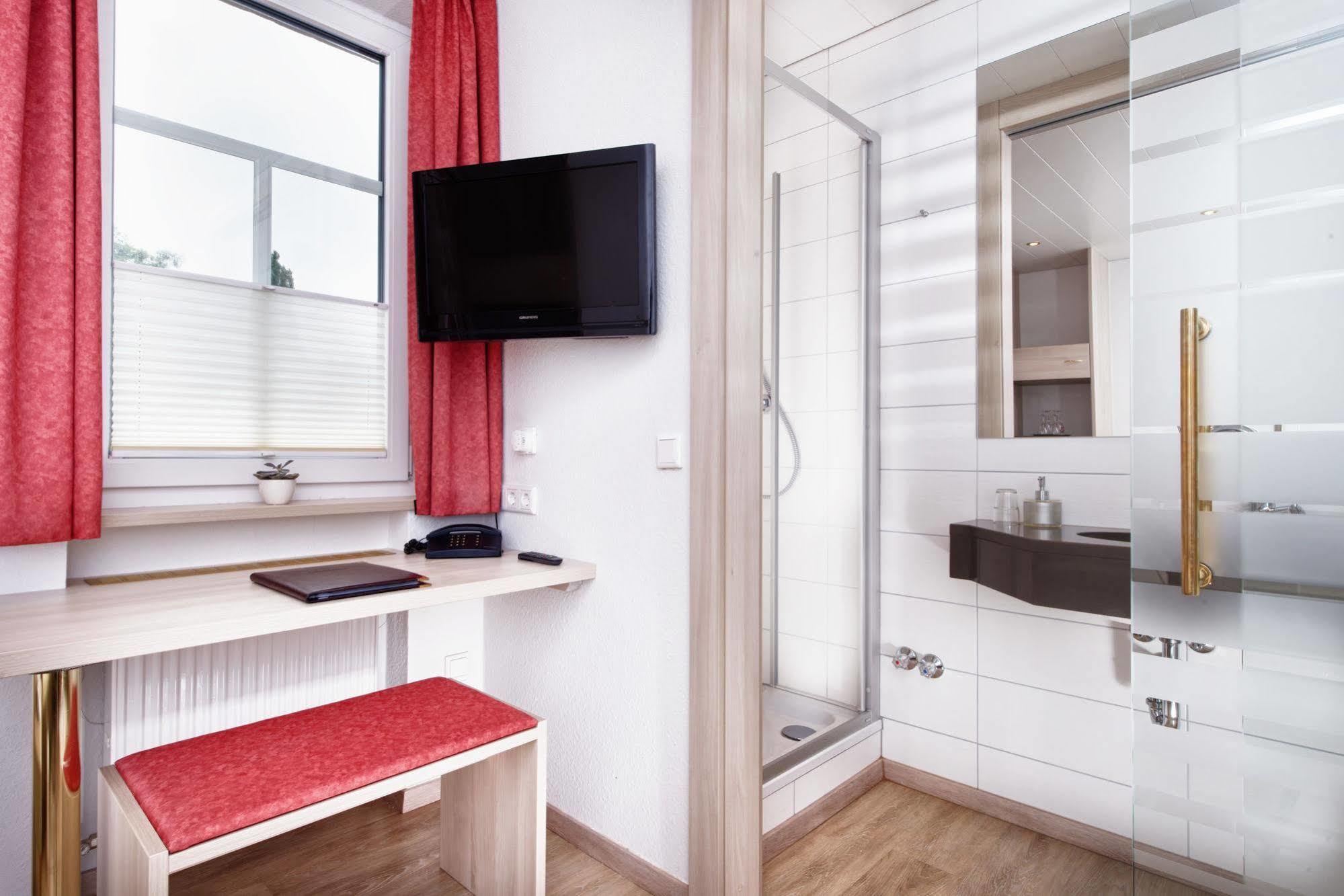 Hotel Goldenes Fass In Rothenburg Ob Der Tauber Bagian luar foto