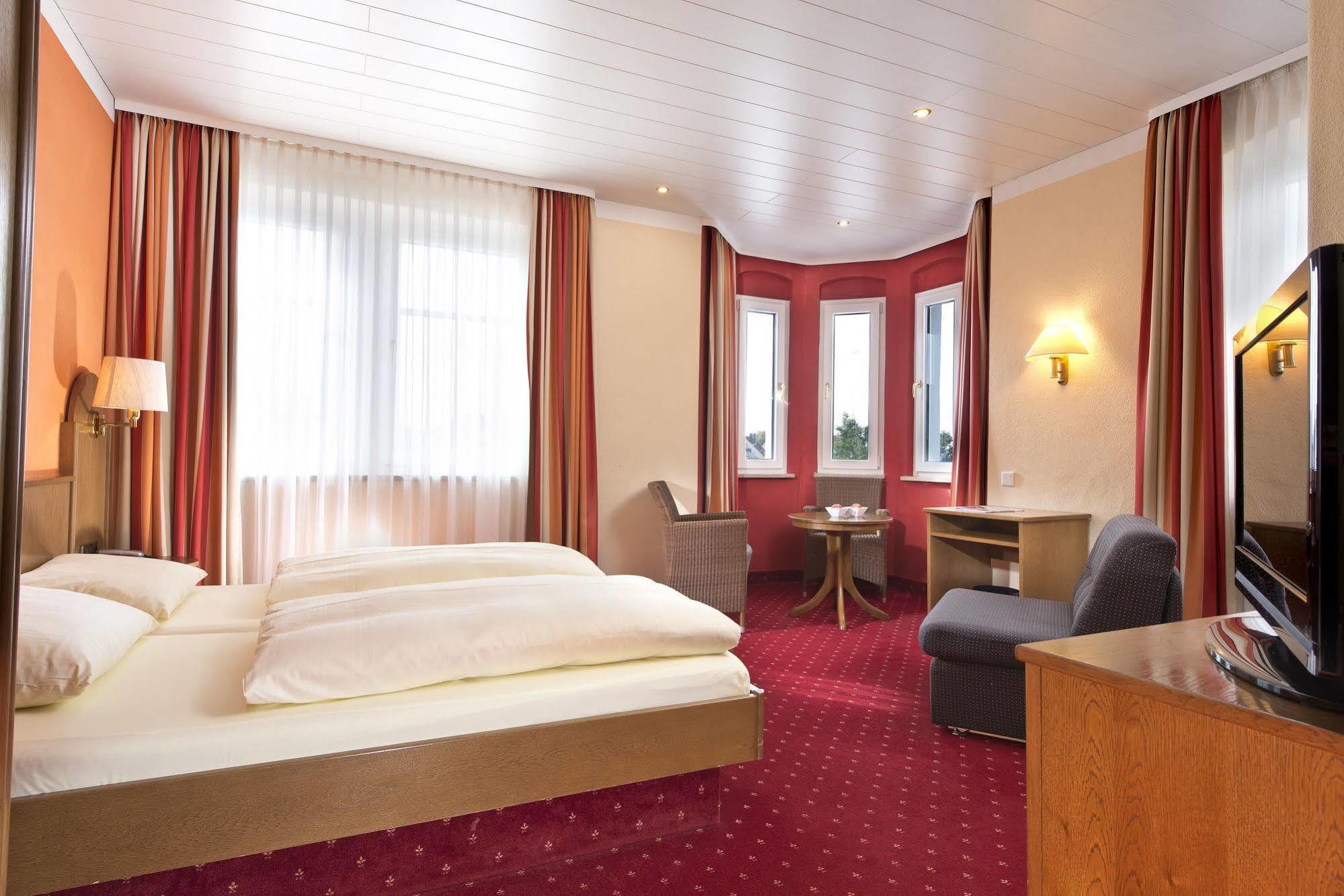 Hotel Goldenes Fass In Rothenburg Ob Der Tauber Bagian luar foto