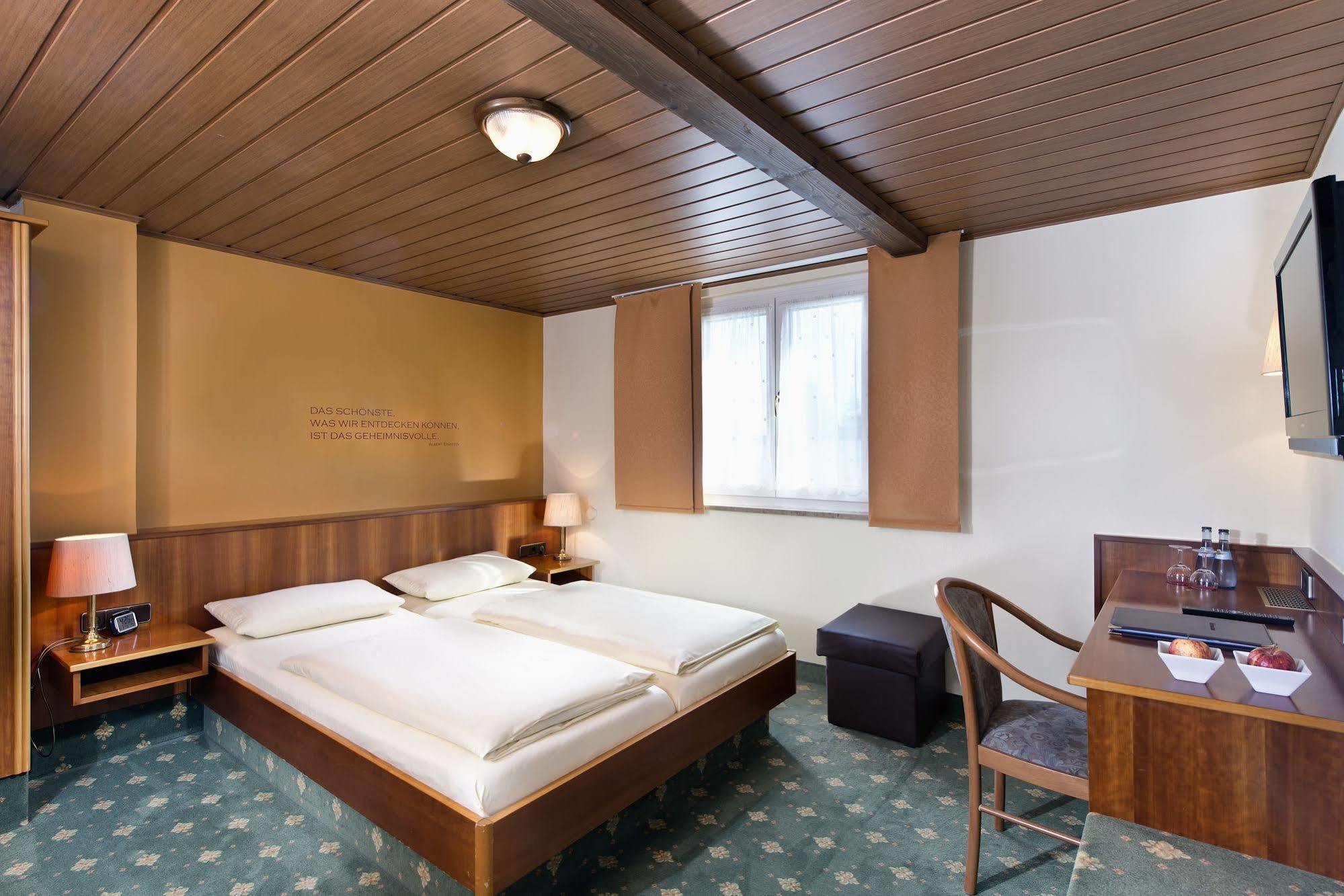 Hotel Goldenes Fass In Rothenburg Ob Der Tauber Bagian luar foto
